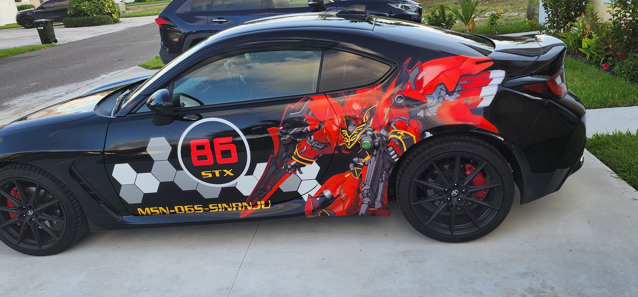 So bringen Sie Anime in Car-Designs auf die Straße: Individuelle Itasha-Folierungen entdecken