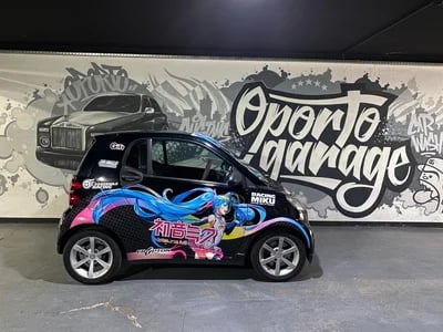 So bringen Sie Anime in Car-Designs auf die Straße: Individuelle Itasha-Folierungen entdecken