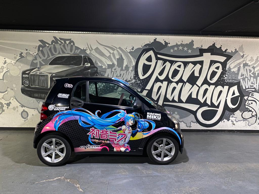 So bringen Sie Anime in Car-Designs auf die Straße: Individuelle Itasha-Folierungen entdecken